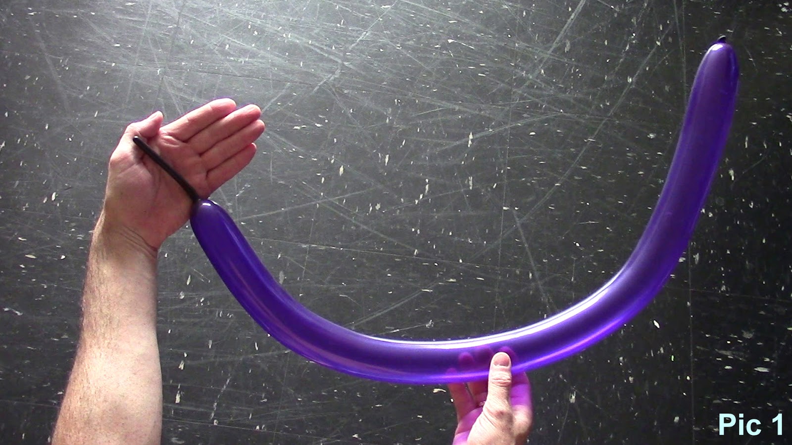 Balloon animals twisting instructions One balloon bat