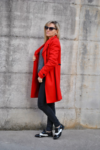 outfit cappotto rosso come abbinare il cappotto rosso abbinamenti cappotto rosso cappotto rosso street style red coat outfit how to wear red coat how to combine red coat red coat street style outfit casual invernale casual winter outfit outfit outfit casual invernali outfit da giorno invernale outfit dicembre 2015 december outfit casual winter outfit mariafelicia magno fashion blogger colorblock by felym fashion blog italiani fashion blogger italiane blog di moda blogger italiane di moda fashion blogger bergamo fashion blogger milano fashion bloggers italy italian fashion bloggers influencer italiane italian influencer 