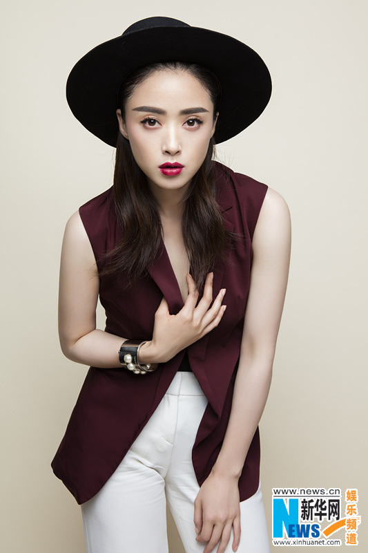 Jiang Xin poses for photo shoot China Entertainment News