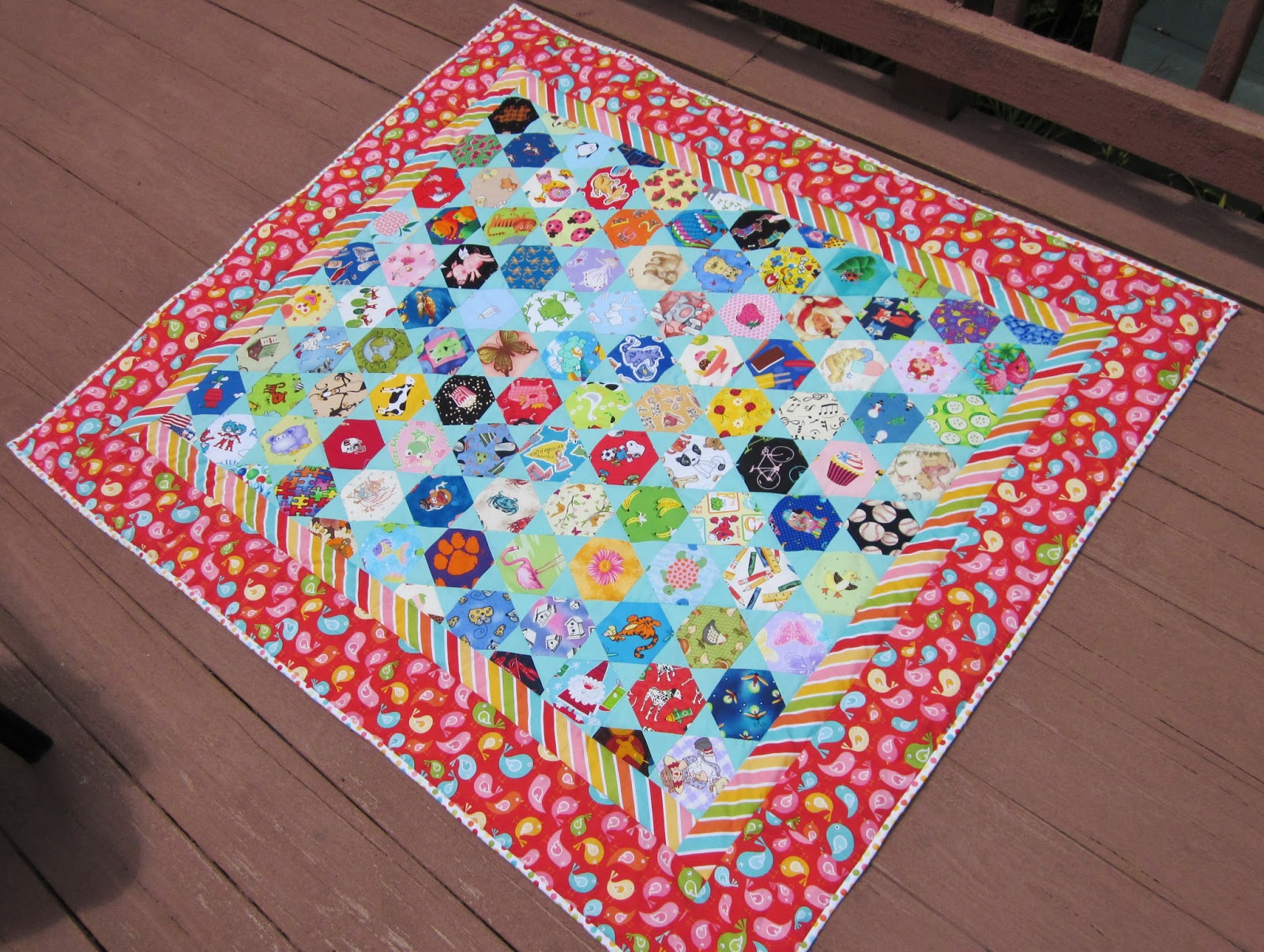 BonnieProjects Hexie Eye Spy Quilt for Penelope