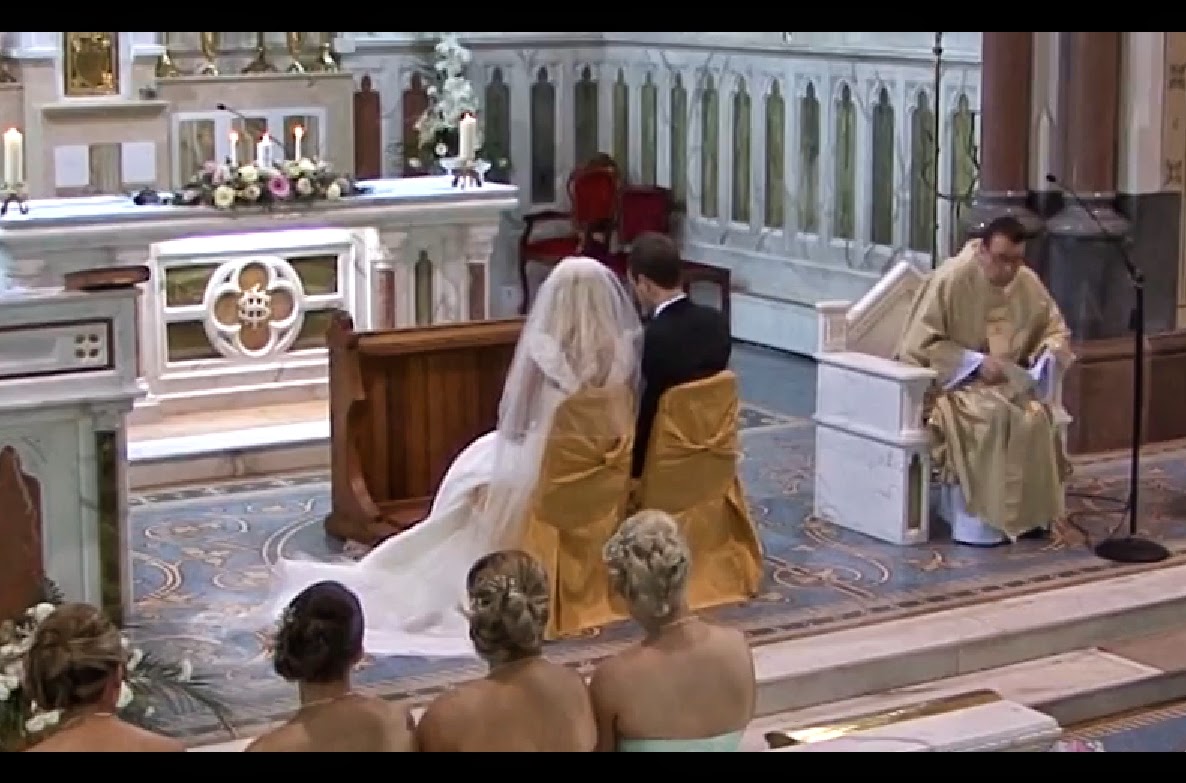 PADRE SURPREENDE CASAL RECÉM CASADO COM UMA SURPRESA INCRÍVEL