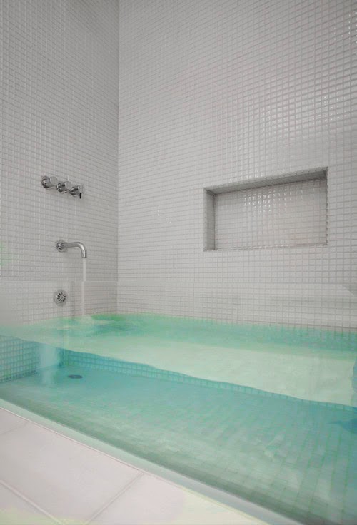 to da loos tub base tuesday see thru tub to da loos tub base tuesday see thru tub