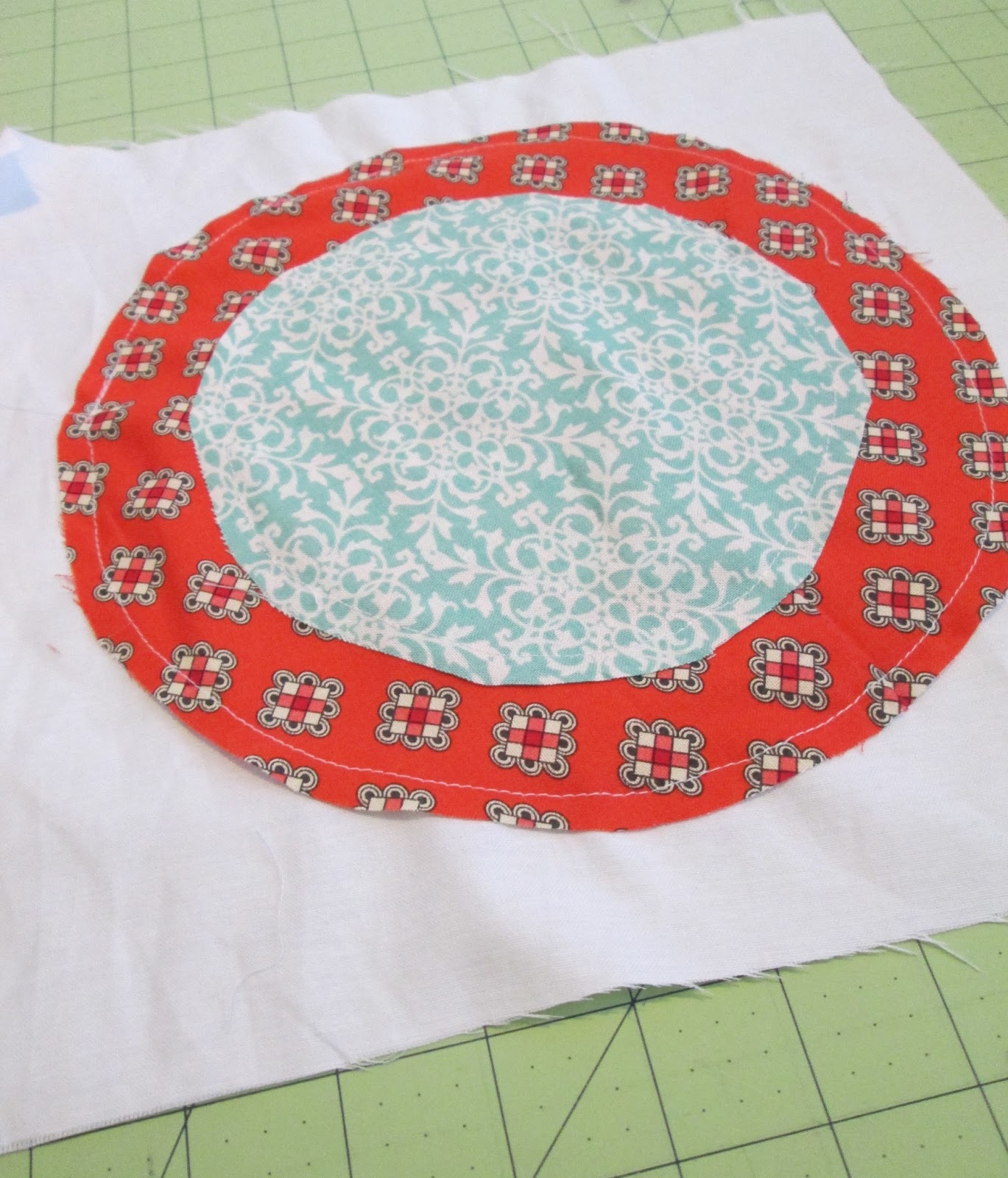 Quackadoodle Quilt Tutorial Raw Edge Circle Quilt