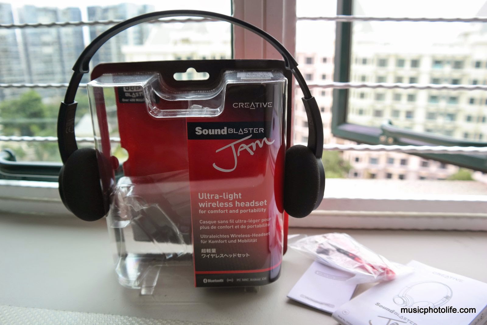 Music.Photo.Life. Sound Blaster JAM Sounds Better Than It Looks