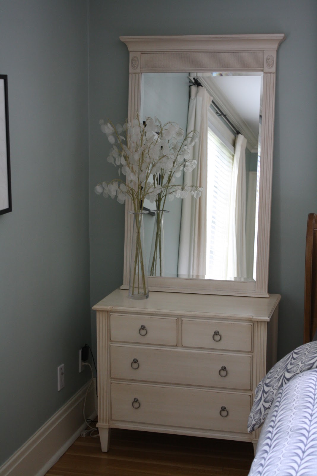 Furniture for sale For Sale Ethan Allen Swedish country 3drawer