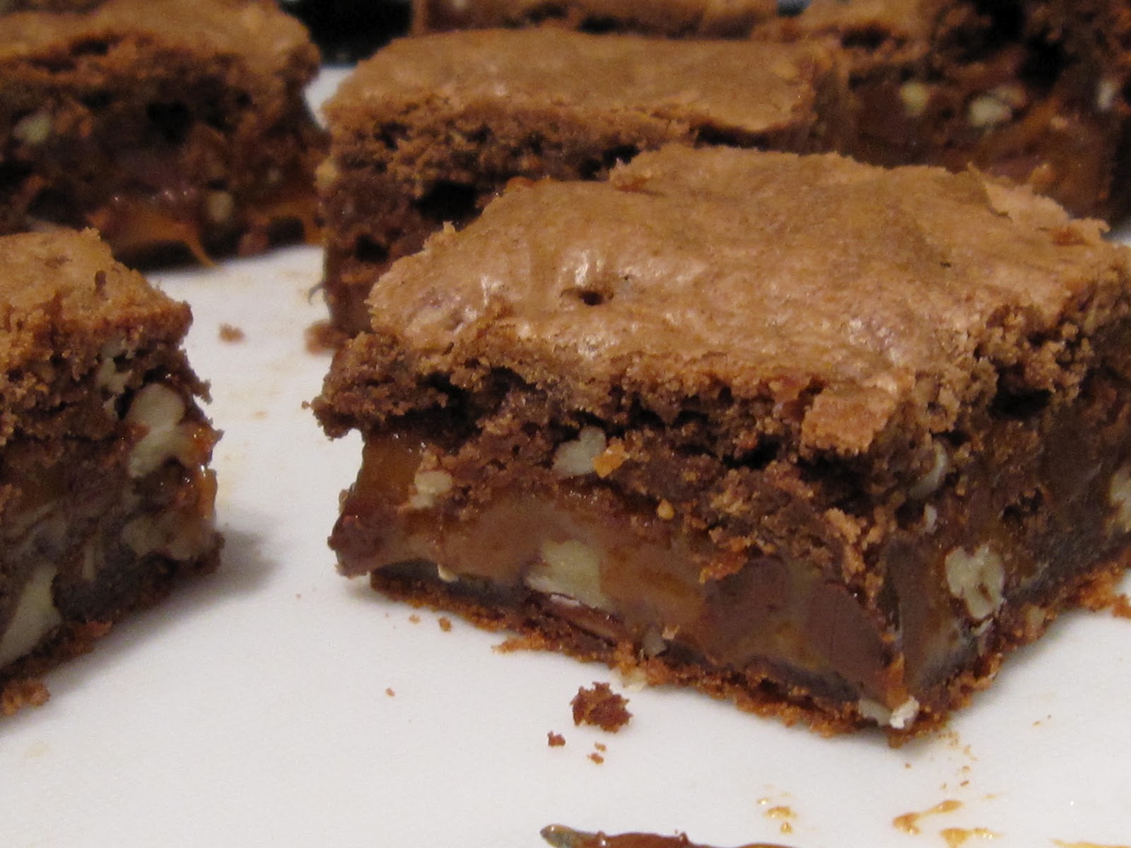 HANNAH IN THE KITCHEN Gooey Caramel Pecan Brownies