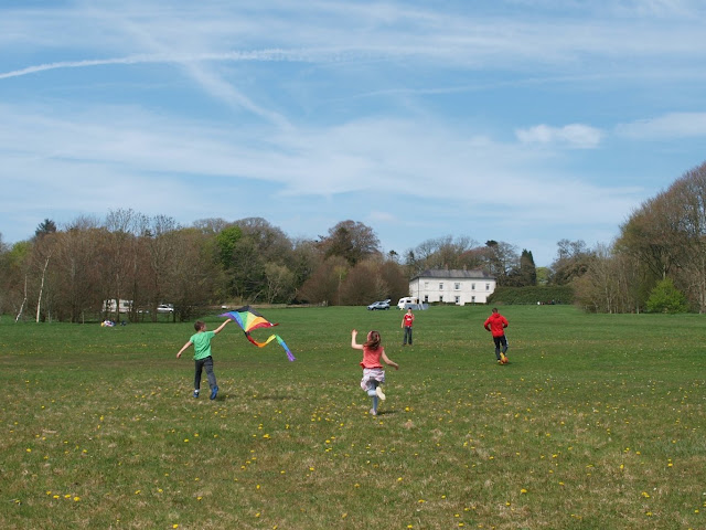 Mark Warner, Active Family, Challenge, Active Play, play, fly kite, kite, ball, park, butterflies