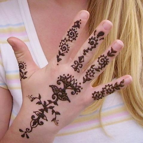 Henna Tatoos on Henna Hand Tattoo Design Picture Gallery Girls Henna Hand Tattoo