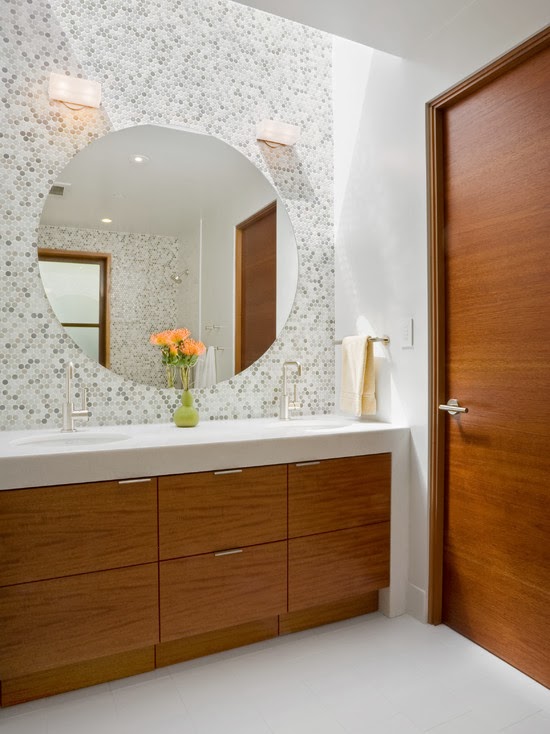 To da loos: Large round mirrors in the bathroom - my ...