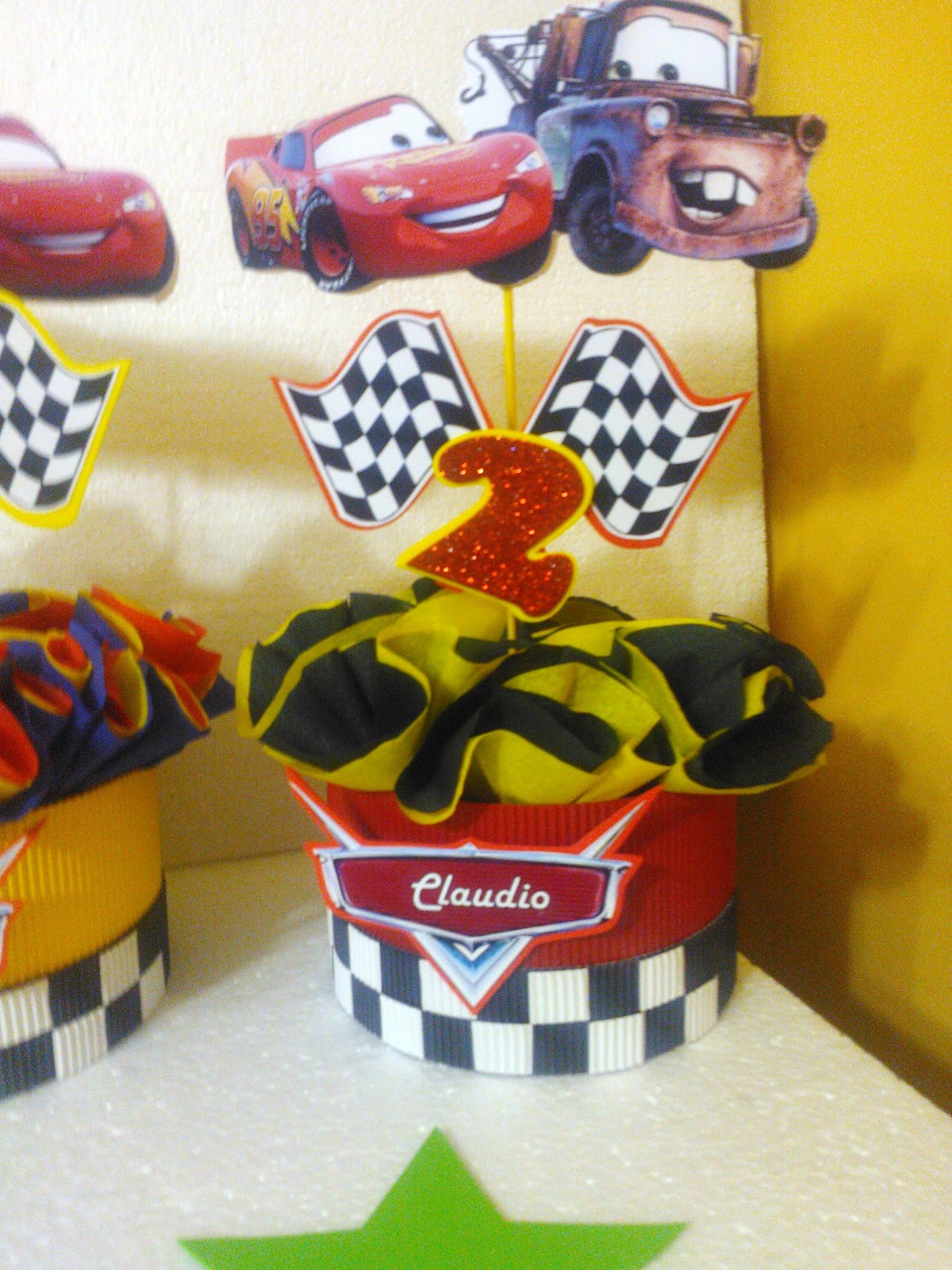 DECORACIONES INFANTILES: CENTROS DE MESA CARS