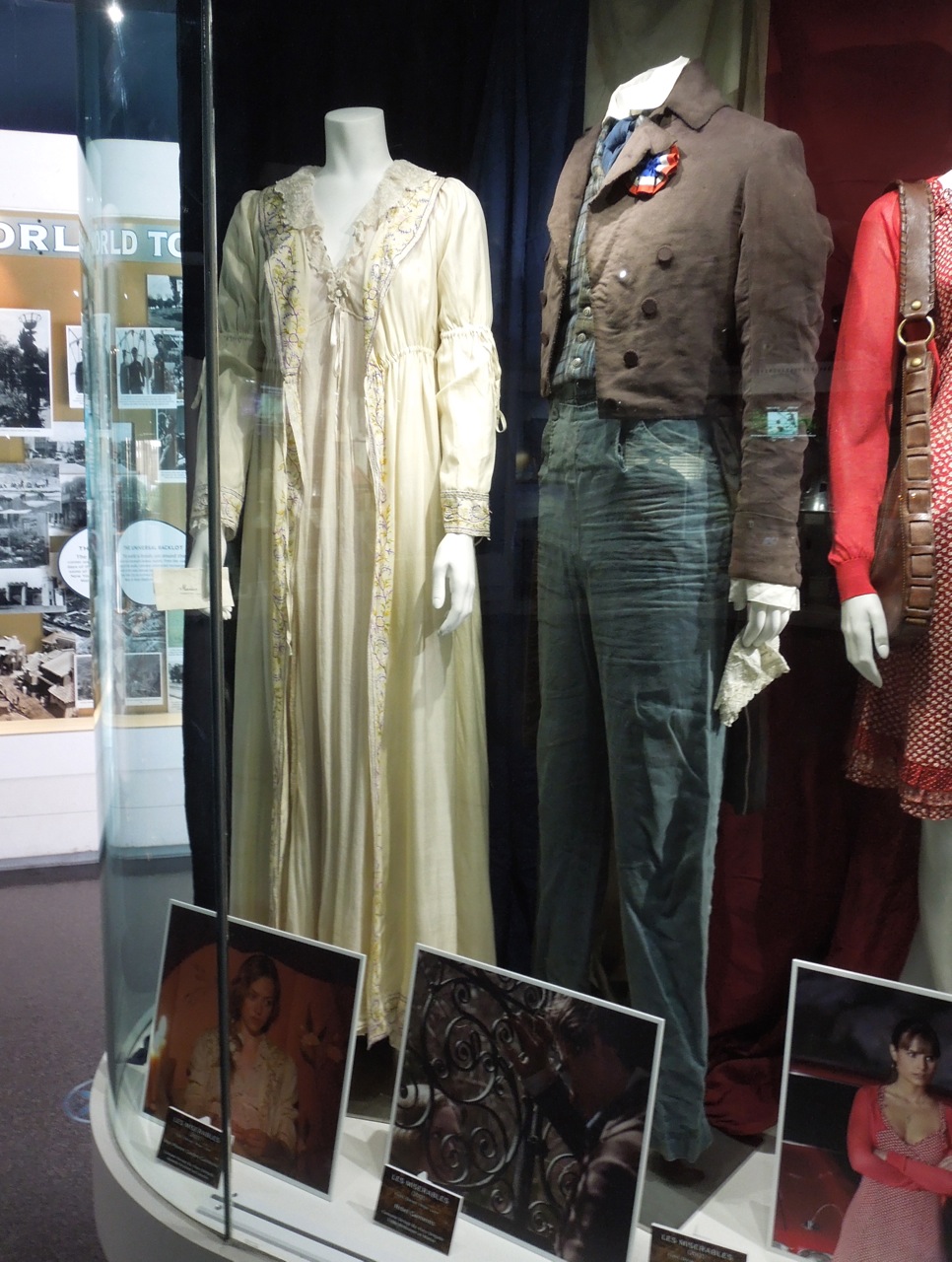 Hollywood Movie Costumes and Props Amanda Seyfried and Eddie Redmayne Les Misérables movie