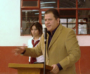 FERNÁNDEZ CLAMONT DESPILFARRA RECURSOS EN NÓMINA Y “CASTIGA” OBRA SOCIAL