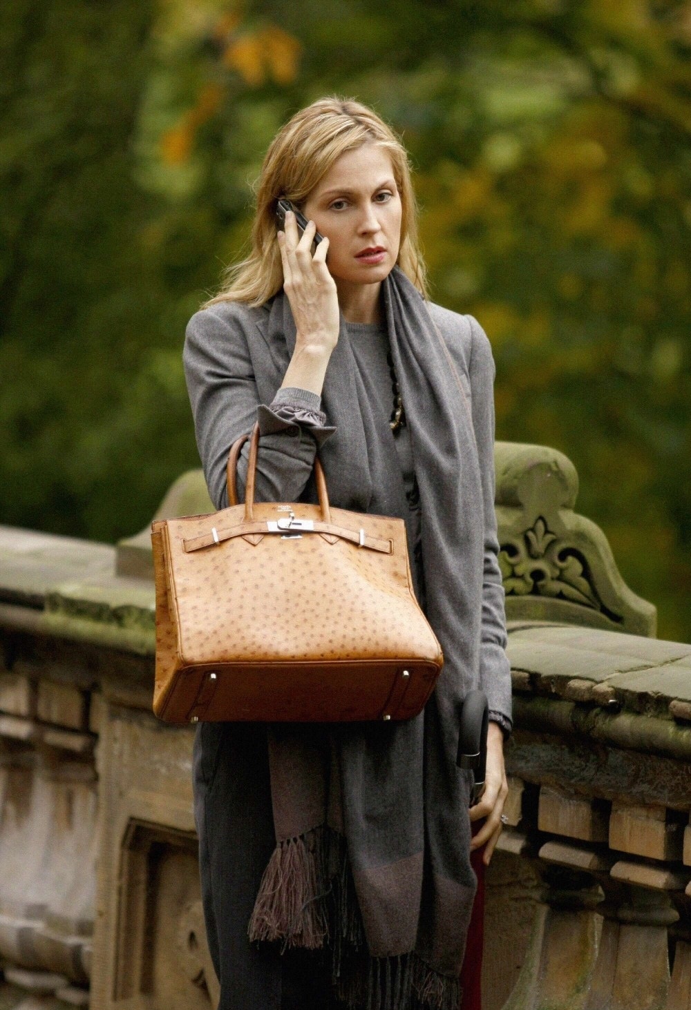 Ensi's fashion diary In the style of Lily van der Woodsen.