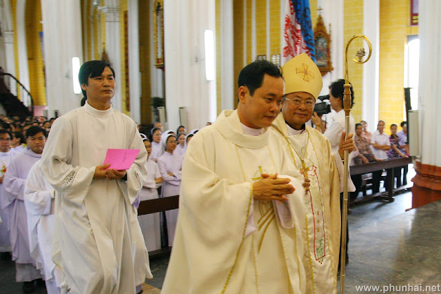 Thánh lễ đón Cha xứ nhận nhiệm sở Giáo xứ Phú Nhai-Gp Bui Chu IMG_9053+copy