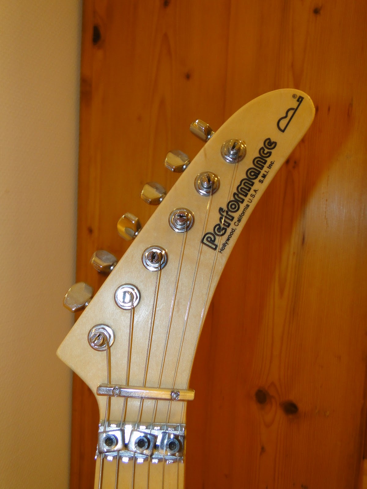 Guitars & Concerts Performance Corsair guitar