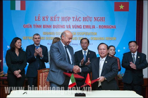 binh-duong-ky-ket-cong-hoa-y-2 binh-duong-ky-ket-cong-hoa-y-2