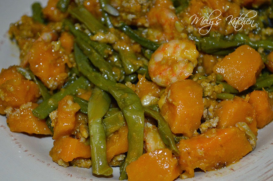 Mely's kitchen Sauteed String Beans and Squash