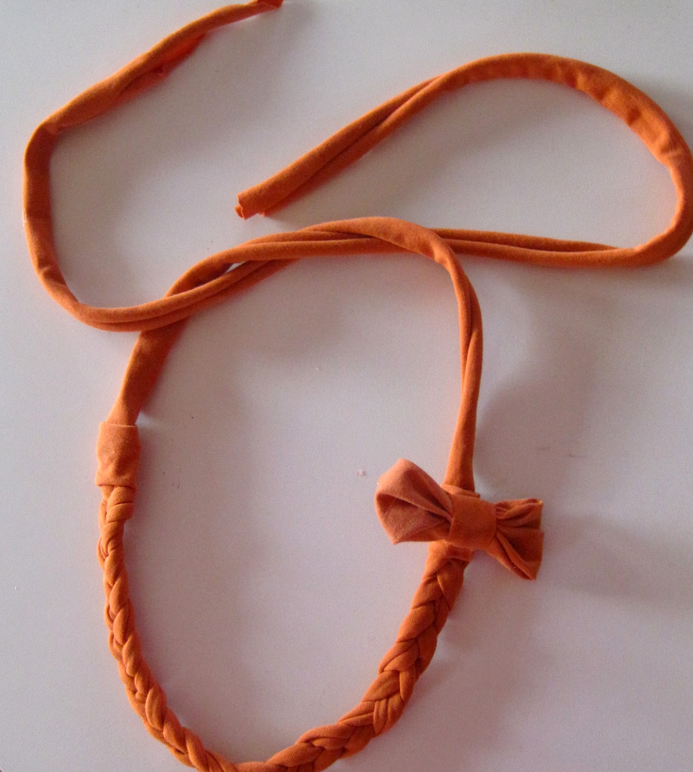 Live. Love. Craft. tutorial tshirt necklace