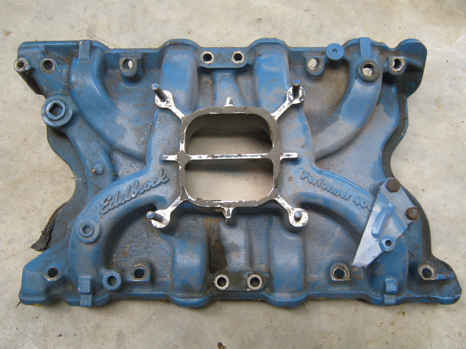 Ford 400 Edelbrock performer 4V intake for sale Ford Truck