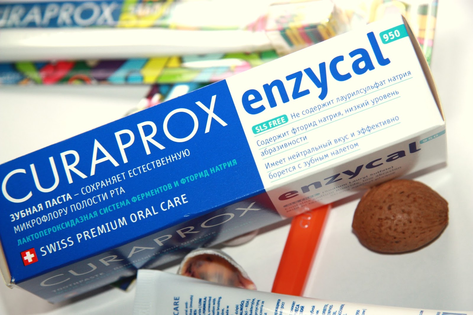 TSARINA: Летняя коллекция зубных щеток 5460 от CURAPROX COPACABANA ...