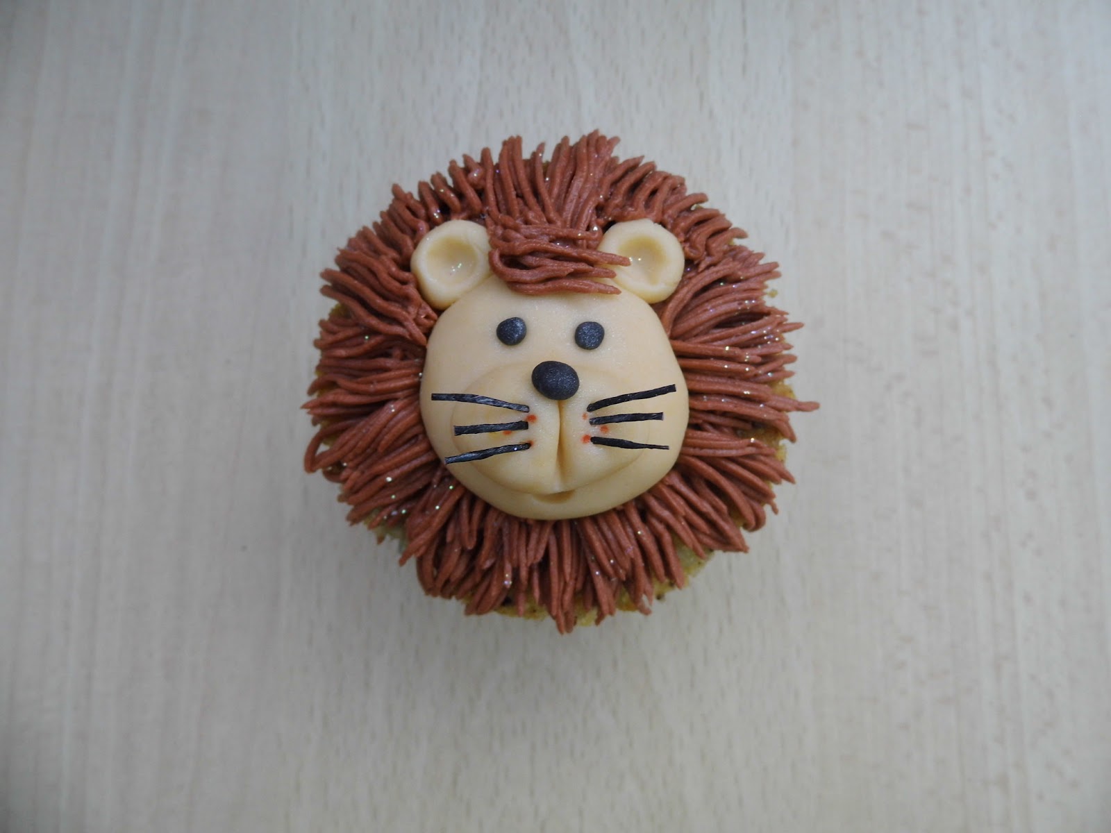 Mónica Cupcakes LEONCIO EL LEÓN / LEON CUPCAKE
