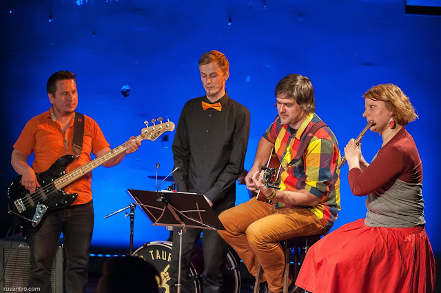 Improvizatoru kolektīva "ImproZoo" izrāde Pavasaris Dailes teātra kamerzālē 2015. gada 14. maijā.