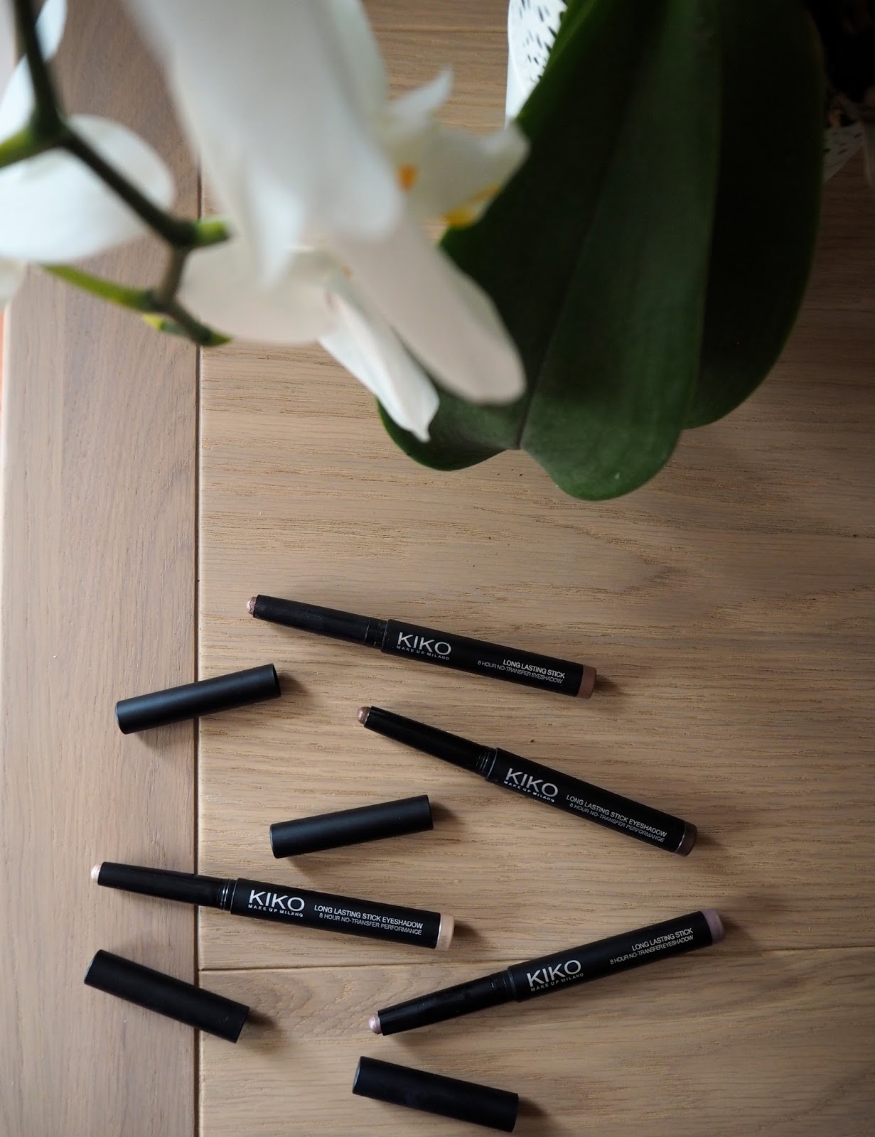 Kiko Long Lasting Eyeshadow Sticks Love On The Wall