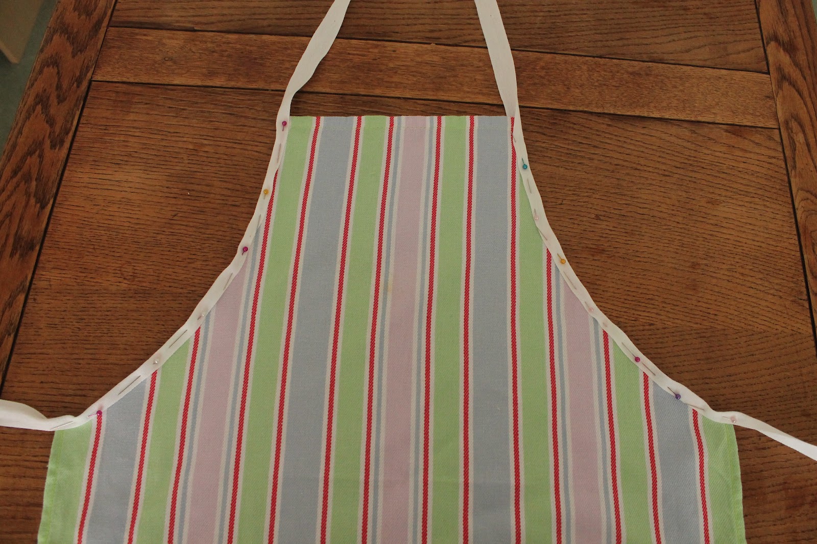 DIY Tutorial Tea Towel Aprons