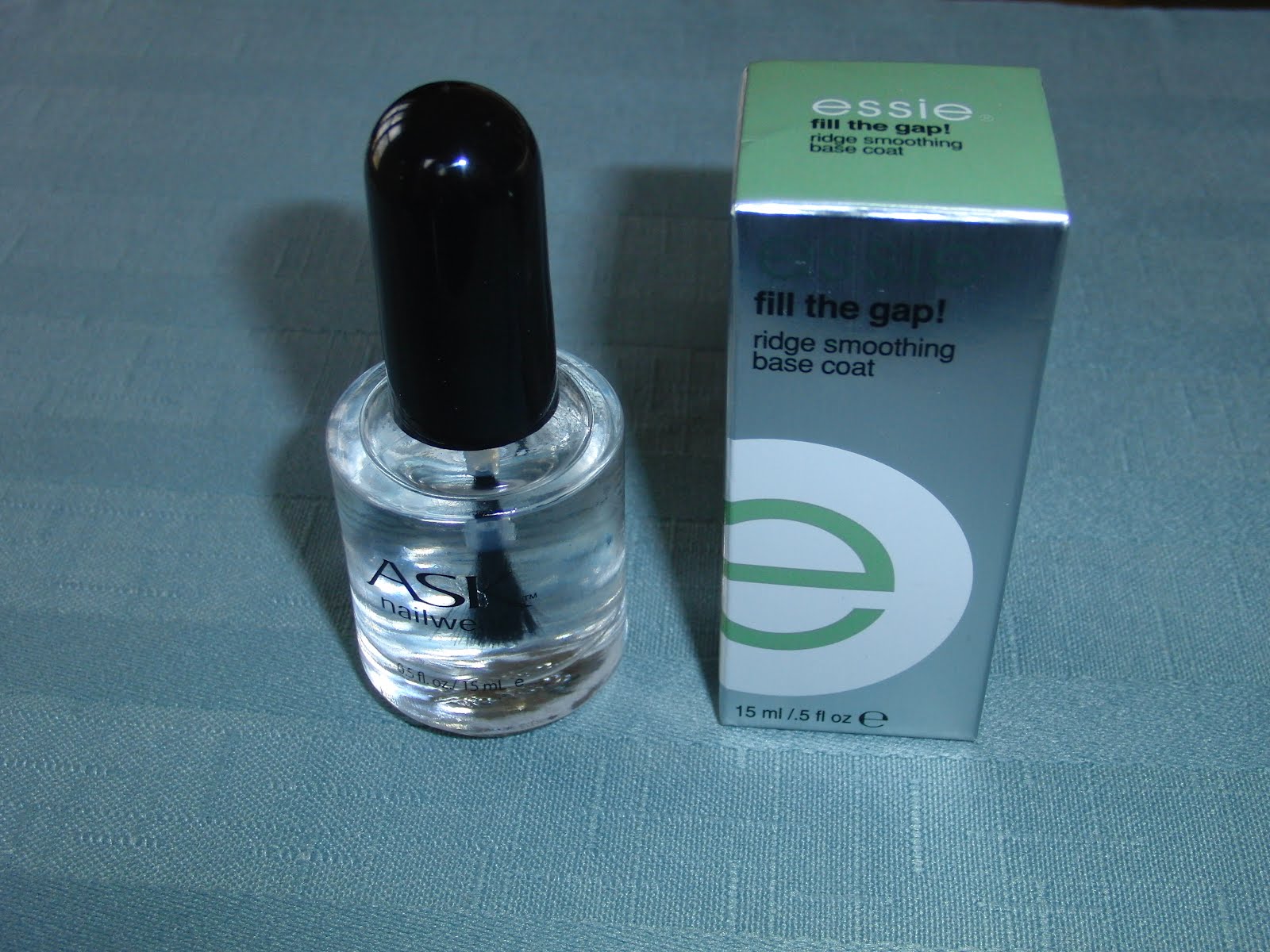 Beauty Blog by Lisa TIPS from head to toe! Do you protect your nails from yellowing with a