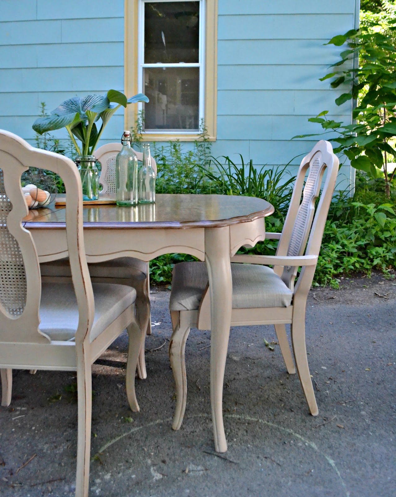 Heir and Space A French Provincial Style Dining Set