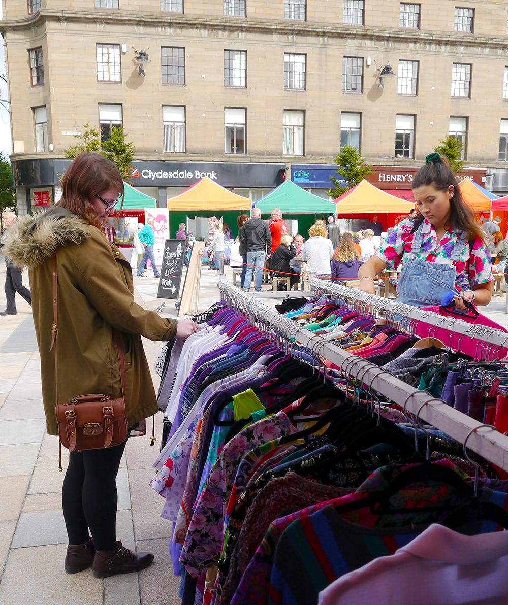 Browsing at Dundee Pop Up Market Dundee Pop Up Market, Pop Up Dundee, pop up event Dundee, market Dundee, shopping, Dreamland vintage