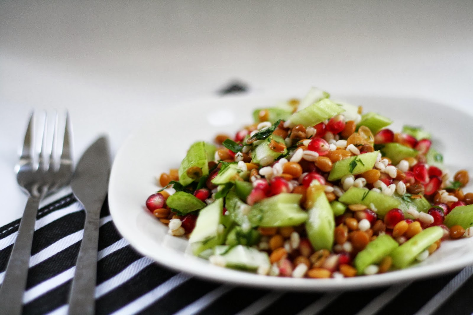 Sevengrams BARLEY POMEGRANATE + LENTIL SALAD