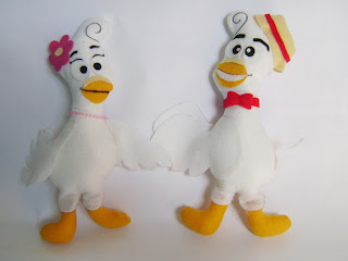 galinha pintadinha casal pombinha branca