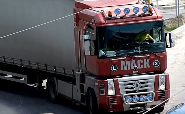 Renault Magnum , 4x2 Truck , Magnum , MACK , Renault Magnum Truck , Renault 4x2 , Magnum Truck , Stralis , Iveco truck , Curtain Side Trailer , Semi Trailer