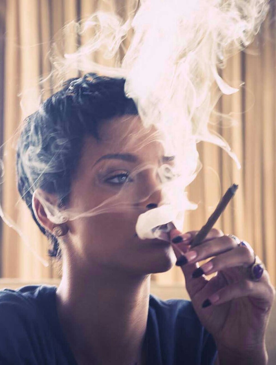 famous people smoking cigarettes Rihanna