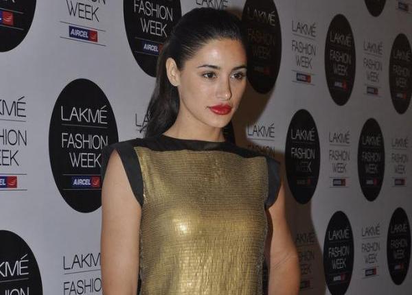 Nargis Fakhri in golden dress - Nargis Fakhri in golden Dress at Lakme Fashion Week 2012