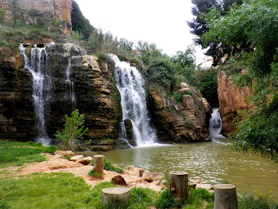 Cascadas naturales de Muel 