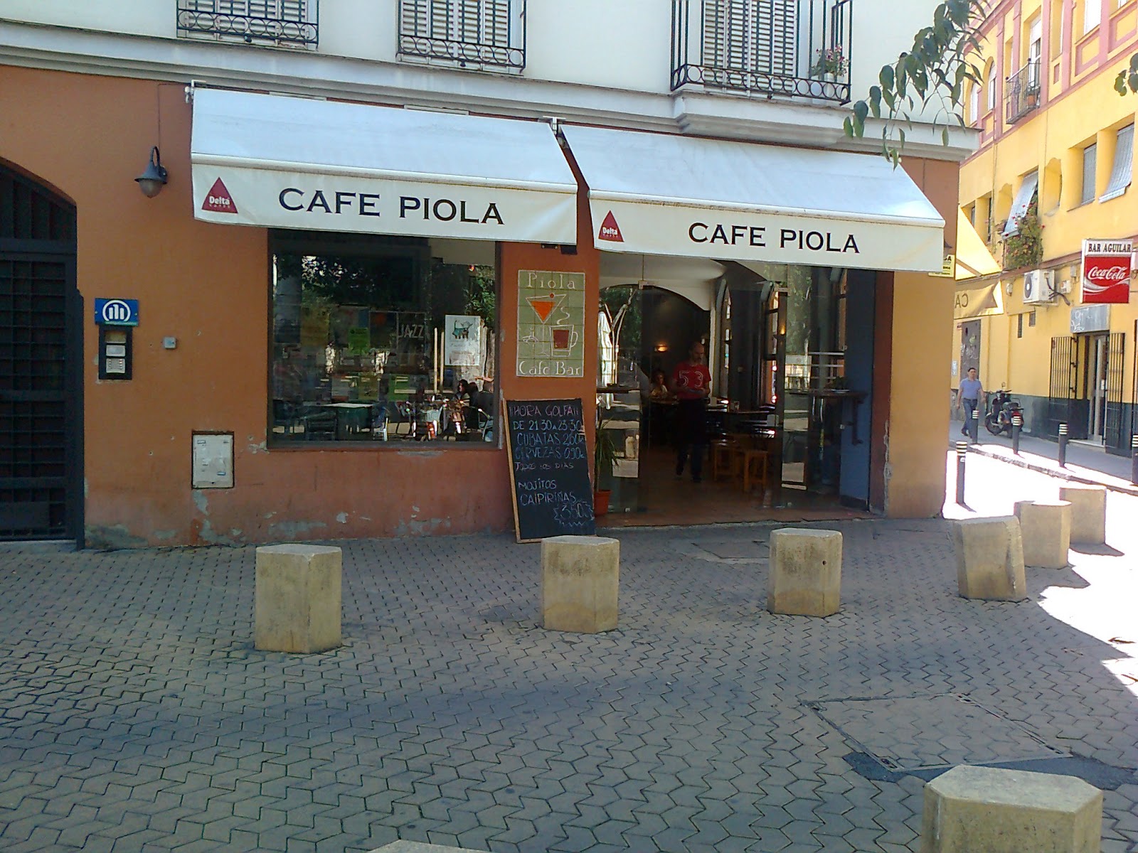 Dónde desayunar en Sevilla Desayunar en la Alameda de Hércules. Café