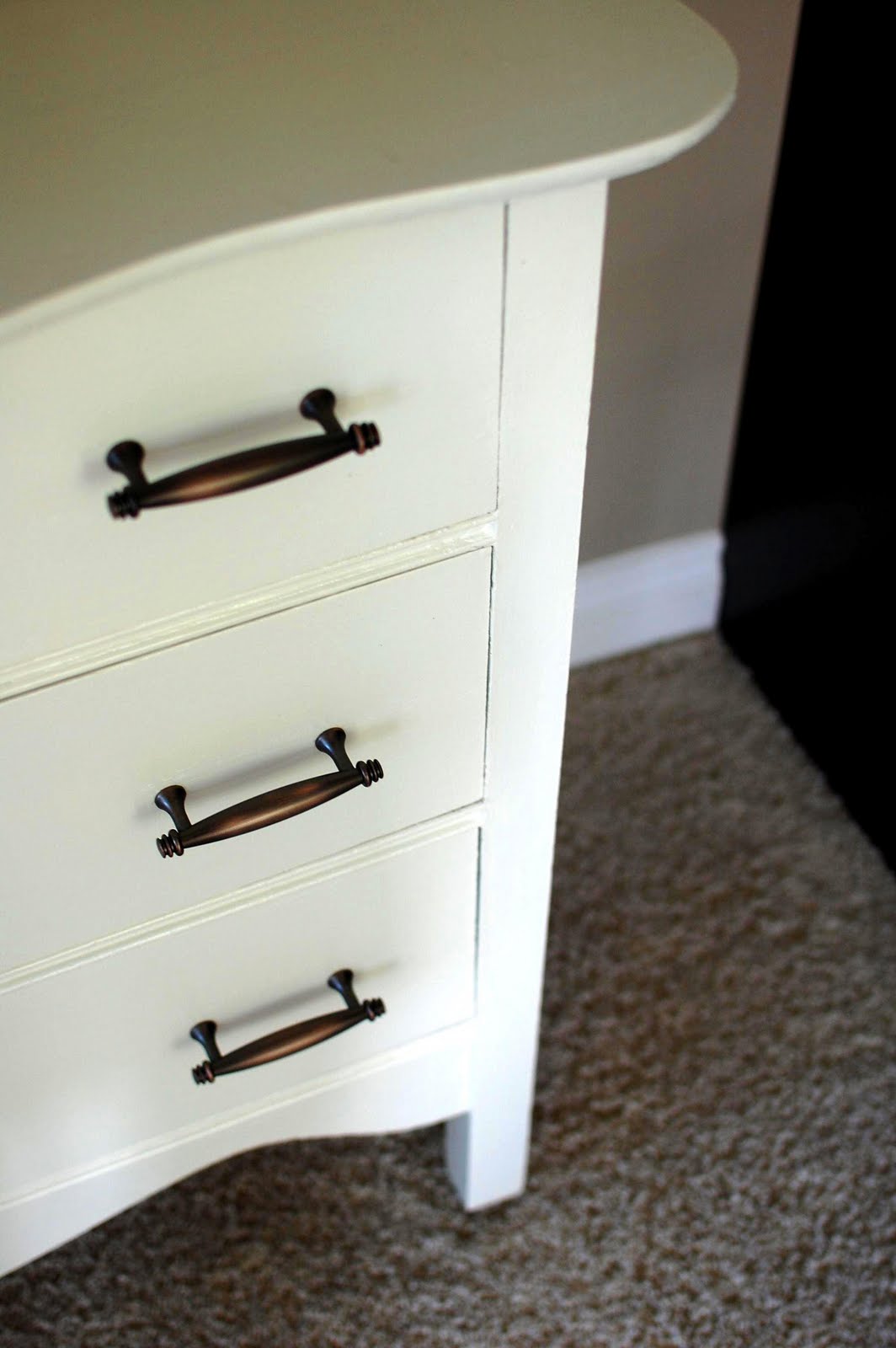 33 Shades of Green Painting a Dresser