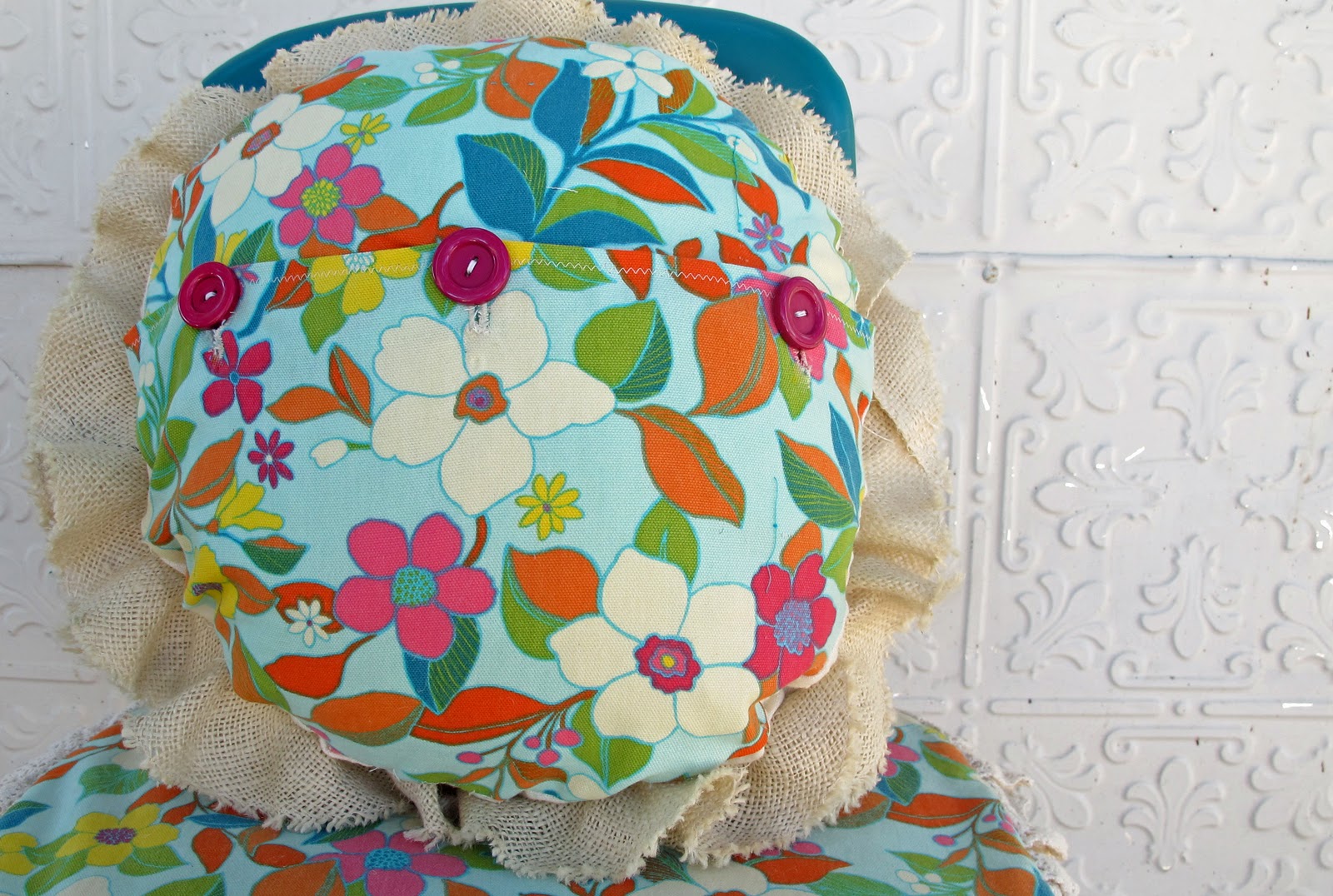 Burlap Ruffled Round Pillow Tutorial