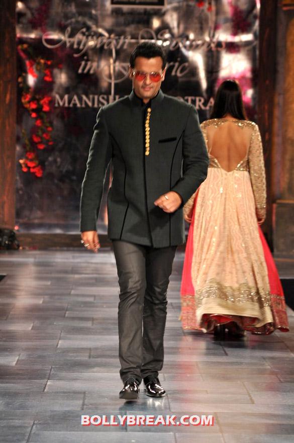 Rohit Roy - (27) - Manish Malhotra 'Mijwan-Sonnets in Fabric' fashion show Photos