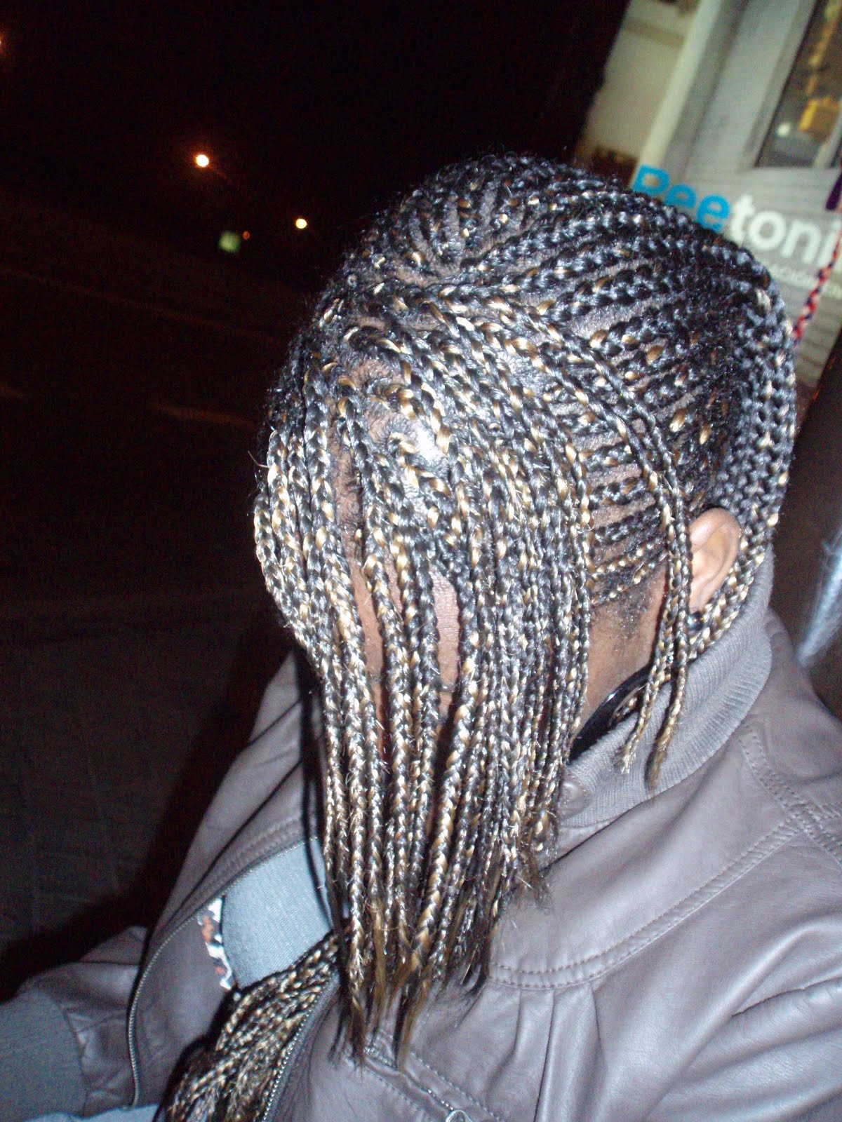 Affroafricano: trenzas pegadas