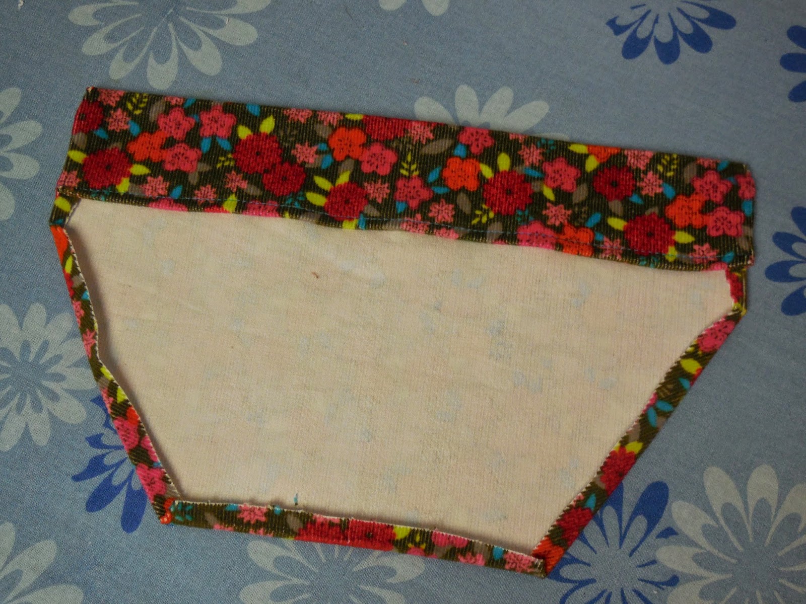 Sarah Sew Lucky Here, carry this! A reusable shopping bag sewing tutorial.