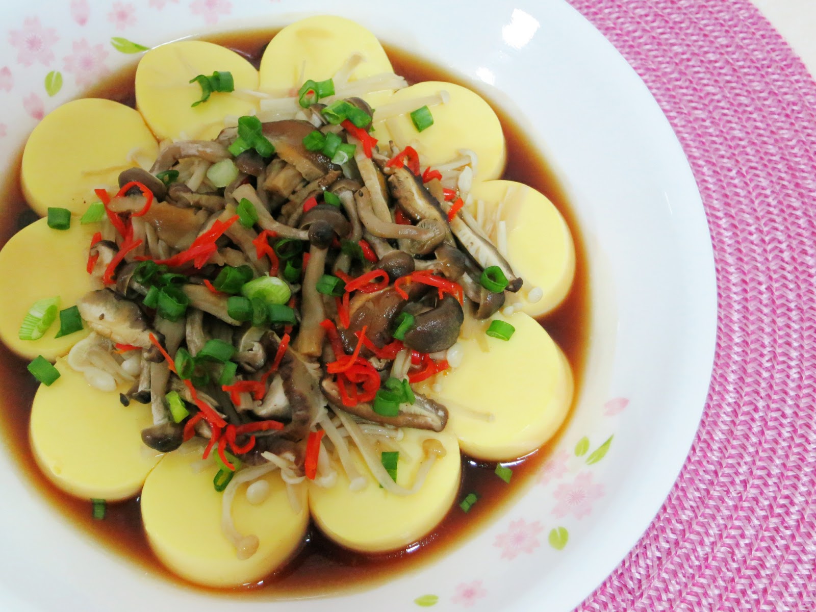 PinkyPiggu: Steamed Egg Tofu with Assorted Mushrooms ~ Recipe Included!