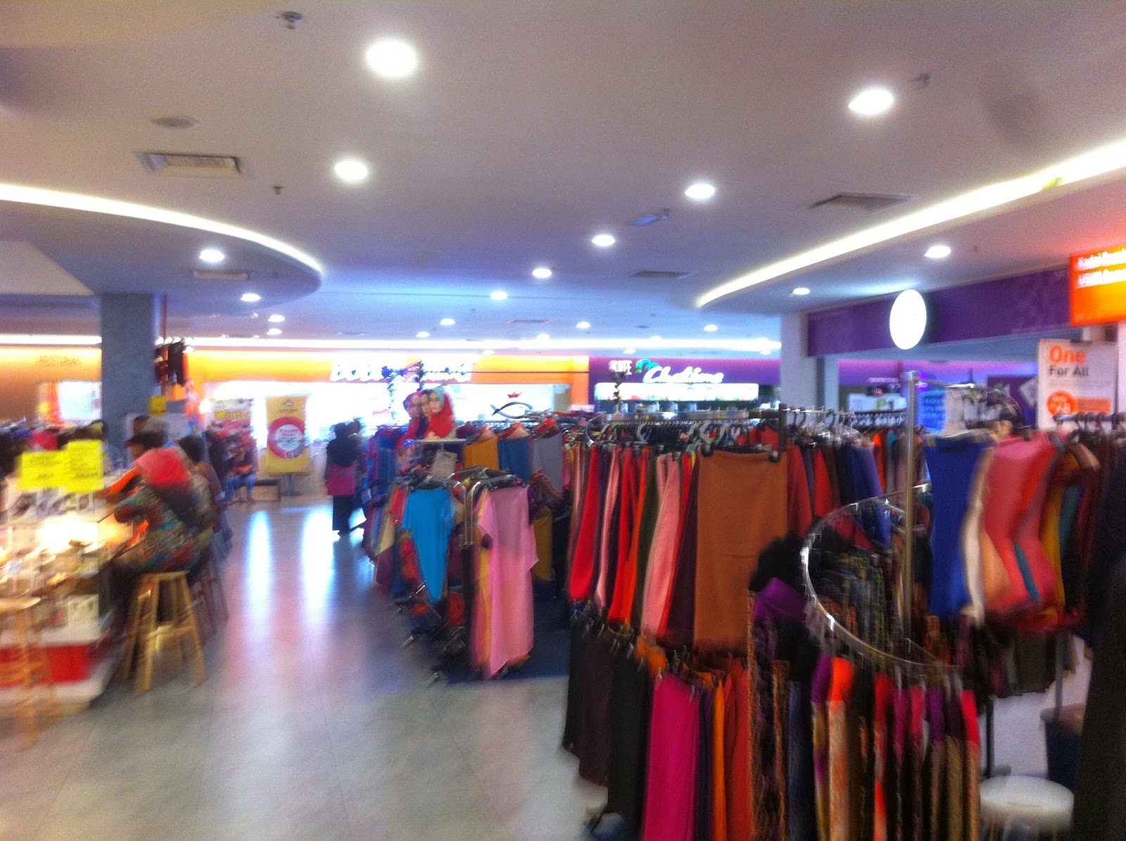 Mall amanjaya 9 Top