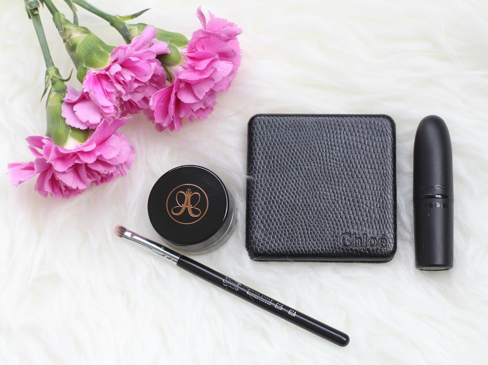 Sharon Baker Liest Bucherpost Im April