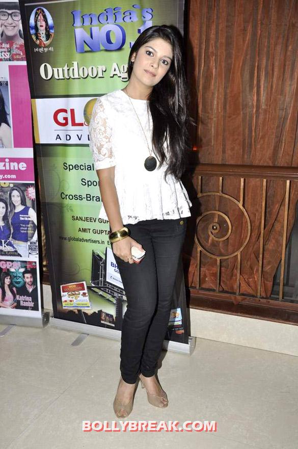 Pooja Gaur looking Hot at GR8! Magazine's anniversary bash - (5) - Hot Tv Babes at GR8! Magazine's anniversary bash