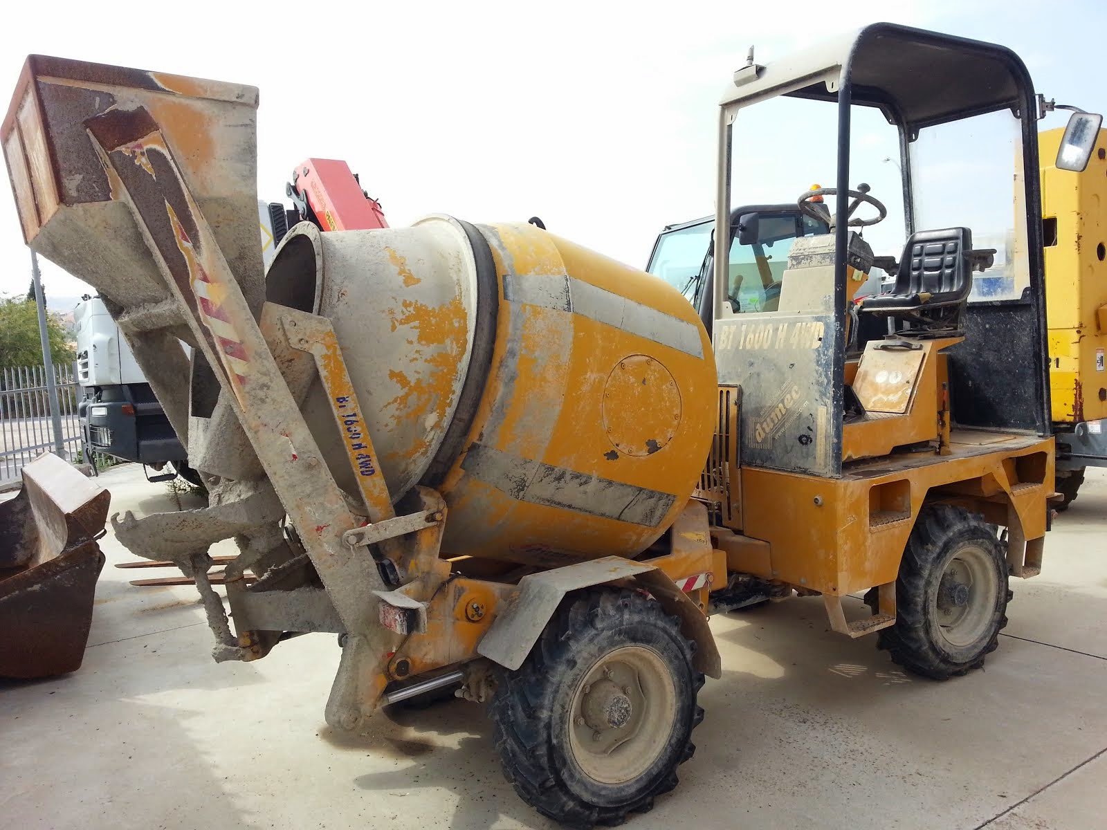 AUTOHORMIGONERA DUMEC BT 1600 H4WD