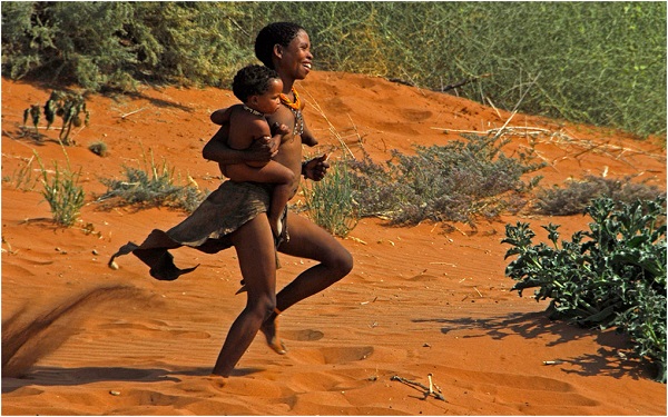 2012 johnhodgson kalahari tribeswoman and child 2012   Annual Exhibition