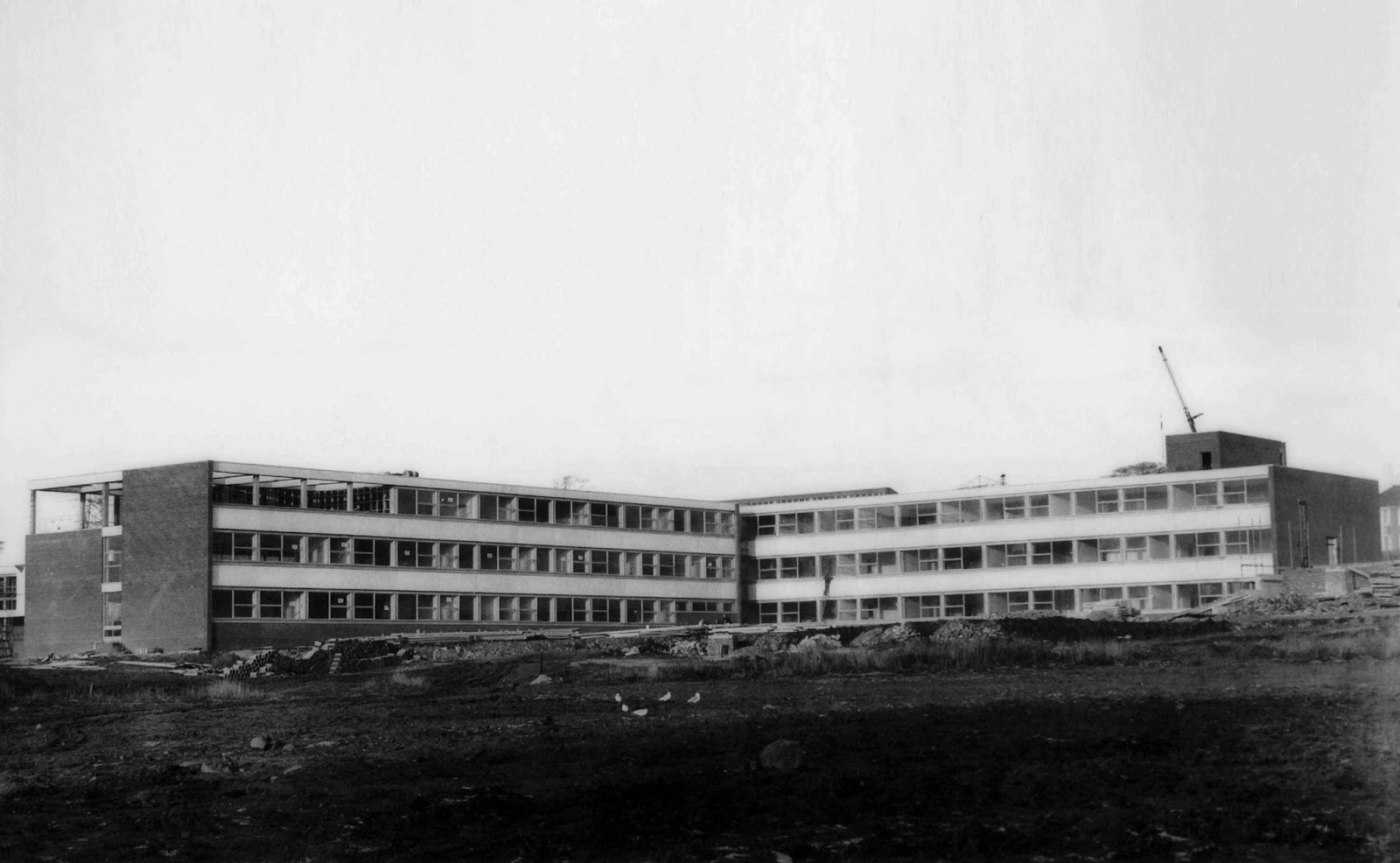 RETRO DUNDEE BUILDING CRAIGIE HIGH SCHOOL